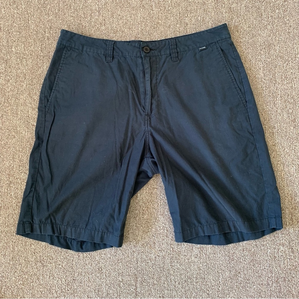 Travis Mathew Chino Shorts Men Size 34 Solid Black Flat Front Golf‎ Tencel V22
